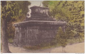 The Mausoleum Tomb of Arthur Middleton,Middleton Place Gardens,Charleston,Sou...