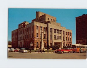 Postcard Lauderdale County Courthouse and Confederate Memorial, Meridian, MS