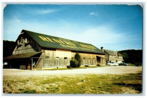 c1950's Big Barn Wooden Building Pub House Cars Renfro Valley Kentucky Postcard