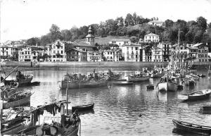 BR28729 Saint Jean de luz vue vers cobore ship bateaux france