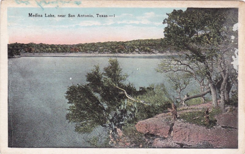 Medina Lake , near SAN ANTONIO , Texas ; 10s-20s