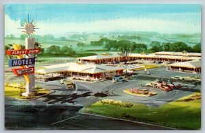 Albert Pick Motel   Natchez  Mississippi  Postcard