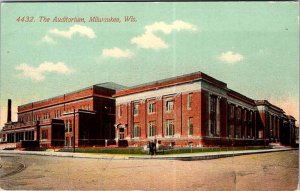 Postcard ARENA SCENE Milwaukee Wisconsin WI AM6786