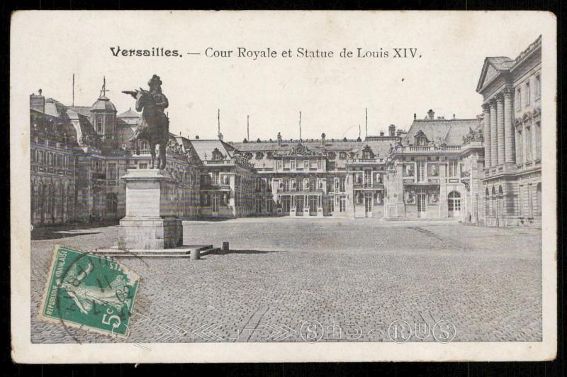 Versailles - Cour Royale et Statue de Louis XIV