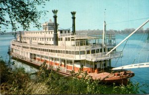 Ships Reminder Of Days Gone By Stern-Wheeler On Mississippi River