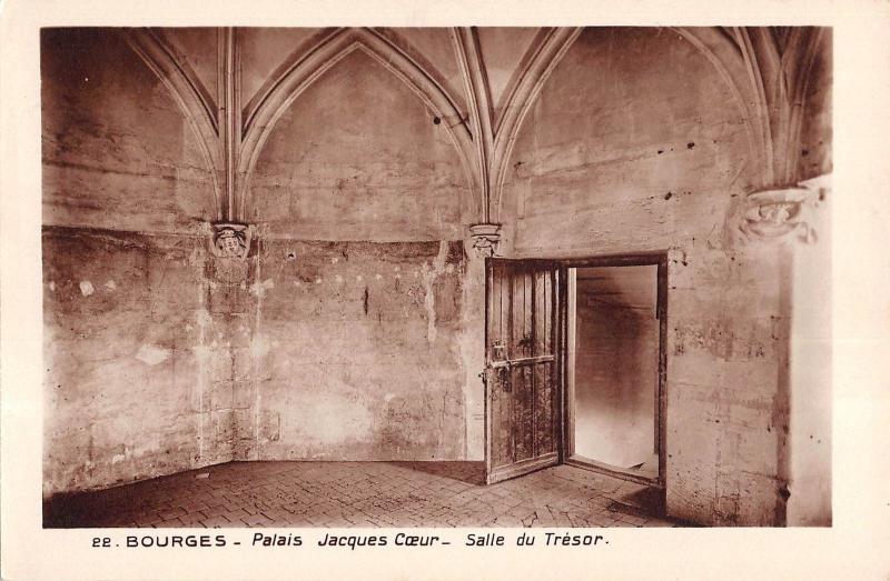 BR72517 salle du tresor  palais jacques coeur bourges  france