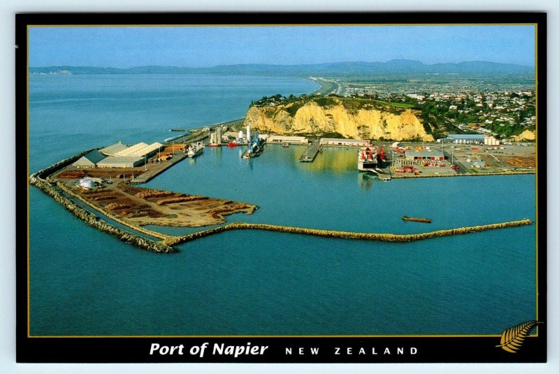 2 - 4x6 Postcards NAPIER, NEW ZEALAND Retail Precinct & Port of Napier