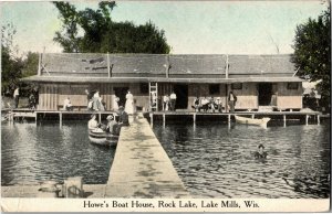 Howe's Boat House, Rock Lake, Lake Mills WI Vintage Postcard E27