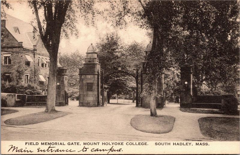 Field Memorial Gate, Mount Holyoke College South Hadley MA Vintage Postcard K08