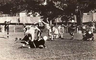 NJ   RUTHERFORD   Football -- Bulldogs  RPPC postcard