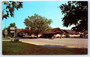 LIBERTYVILLE, IL Illinois NORTHERN CHALET Restaurant c1960s Roadside Postcard