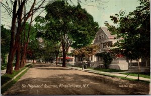 Postcard NY Middletown On Highland Avenue