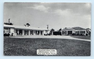 WEST PALM BEACH, Florida FL~ Roadside WAKEFIELD MOTOR LODGE John Lawson Postcard