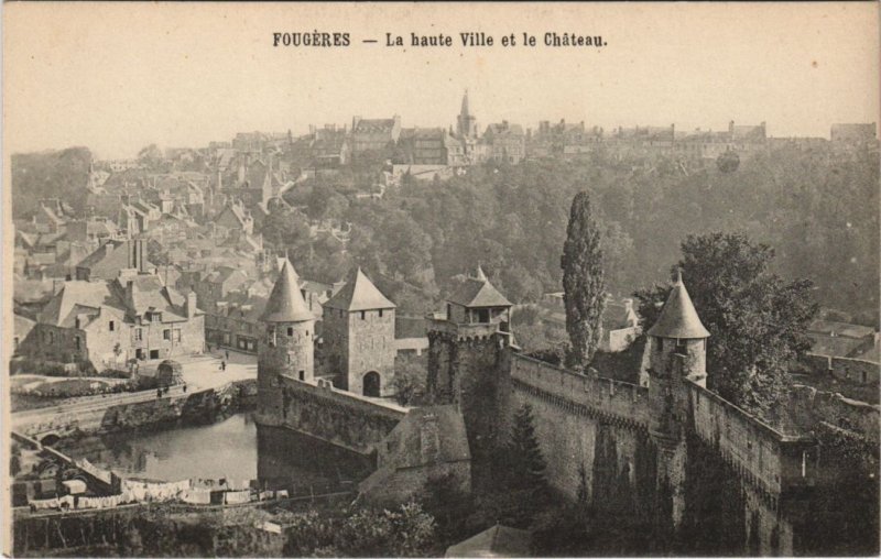 CPA Fougeres la haute ville et le Chateau (1237632)