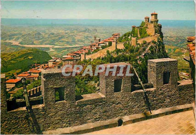 Postcard Modern REPUBBLICA DI S. MARINO ancient walls