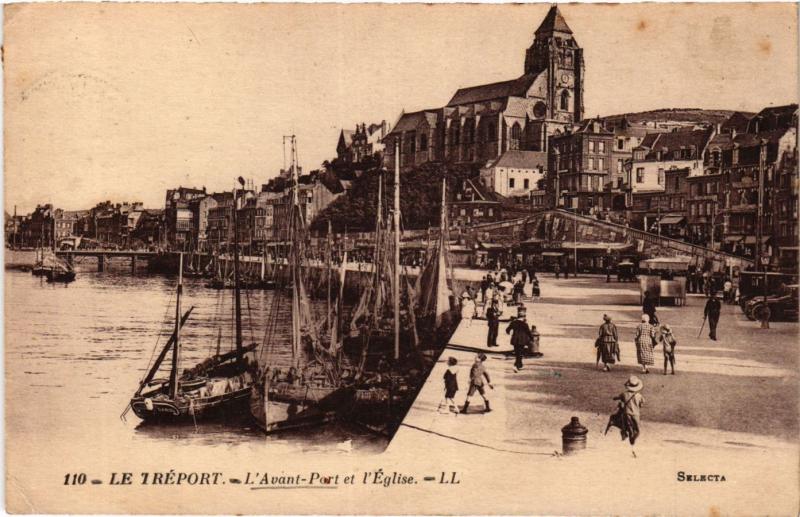 CPA AK Le TRÉPORT L'Avant Port et l'Église (415860)