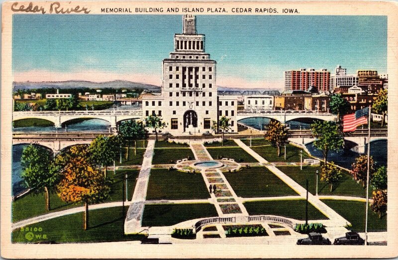 Memorial Building Island Plaza Cedar Rapids Iowa IA Linen Postcard VTG UNP  