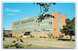 Postcard College of Education, University of Maine Orono unposted 1960's A4