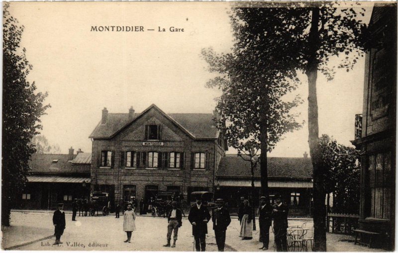 CPA AK MONTDIDIER La Gare TRAM VAPEUR (977470)