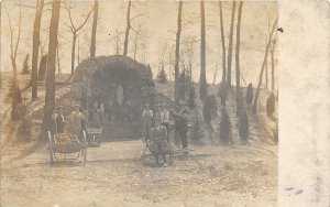 G3/ Rome City Indiana RPPC Postcard c1910 Grotto Scene Workers Shovels