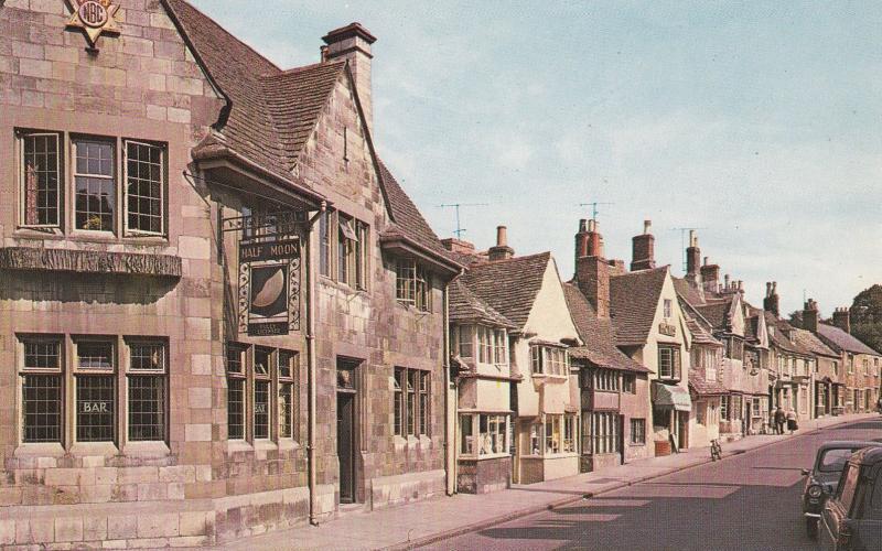 St Pauls Street Stamford Half Moon Pub Lincs 1970s Postcard