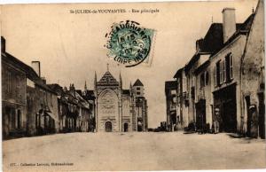 CPA St-JULIEN-de-Vouvantes - Rue principale (242482)