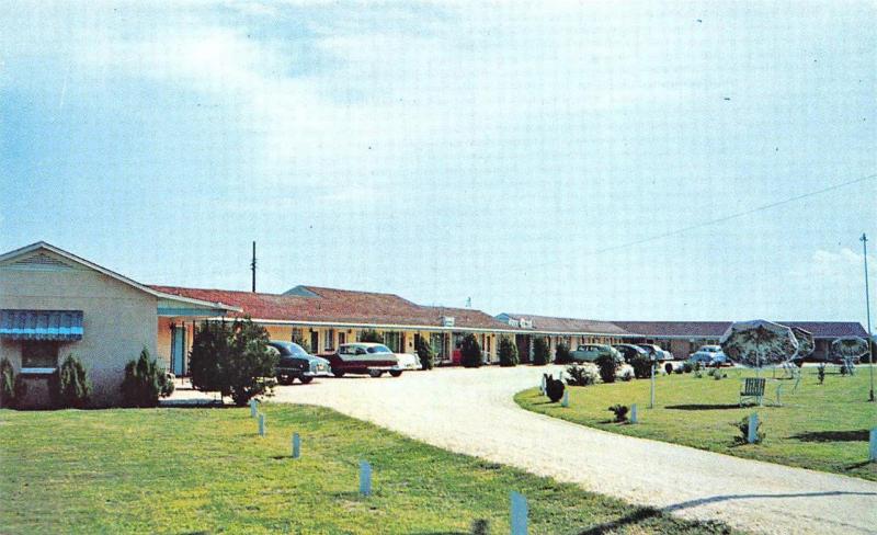 Dillon SC Blue Star Motel Located on U.S.301 Postcard