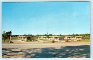 WAVERLY, IA Iowa ~ CEDAR LAWN MOTEL 1960  Roadside  Bremer County Postcard