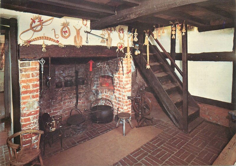 England Folk Cottage fire-place Furzey Gardens Minestead Lyndhurst Postcard