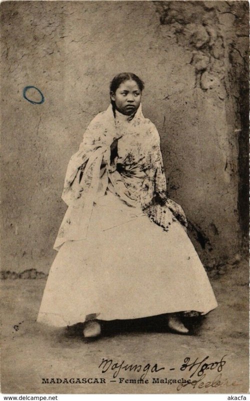 CPA AK Femme Malgache MADAGASCAR (818987)