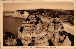 CPA ETRETAT-La Chambre des Demoiselles et la Plage (269854)