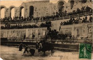 CPA ARLES Aux Arenes d'Arles-Course de Taureaux Espagnols (339976)