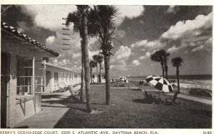 Vintage Postcard 1950 Perry's Ocean-Edge Court S. Atlantic Ave. Daytona Beach FL