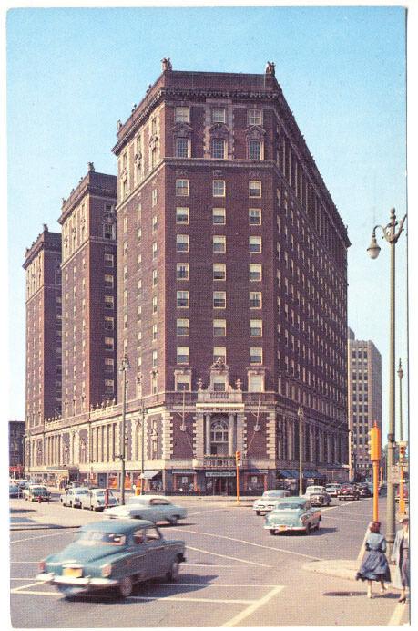 Syracuse NY Hotel Syracuse Men's Store Crosswalk Traffic Light Old Cars Postcard