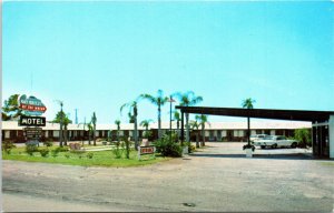 Postcard Florida Clearwater Bay Breeze Motel Boat & Fishing Dock 1960s V200