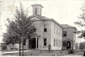 C.1900-07 High School, Creston, OH Monochrome Postcard P123