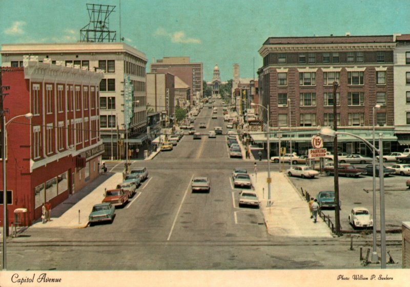 VINTAGE CONTINENTAL SIZE POSTCARD CAPITOL AVENUE AND BUSINESS DISTRICT CHEYENNE