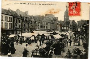 CPA AK LAMBALLE-La place du Marché (230993)