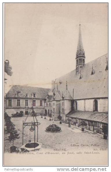 L'Hotel Dieu, Cour d'Honneur, au fond, Salle Saint-Louis, Cotes d´Or, France...