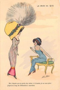 FRANCE COMIC ROMANCE GLAMOUR HAT ARTIST SIGNED XAVIER SAGER POSTCARD (1910)