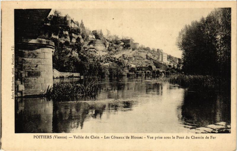 CPA POITIERS Vallée du Clain Les Coteaux de Blossac Vue prise sou (365485)
