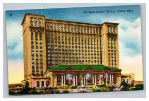 Vintage 1940's Postcard Panoramic View Michigan Central Station Detroit Michigan