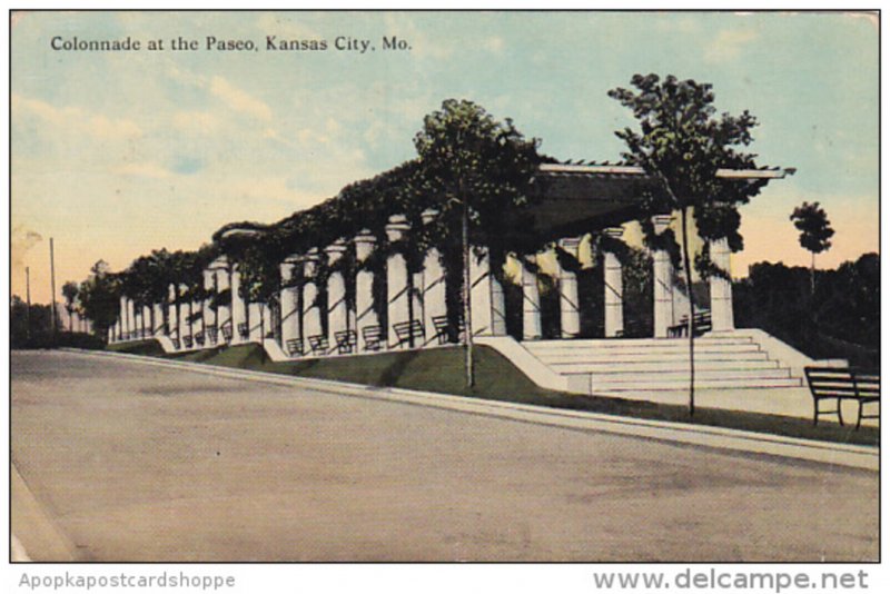 Missouri Kansas City Colonnade At The Pasco