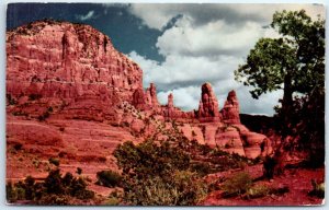 M-63425 Red rock formations found in beautiful Oak Creek Canyon Arizona