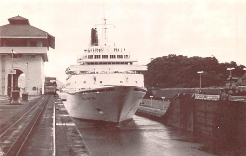 Panama Old Vintage Antique Post Card Cruising the Canal Unused