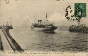 CPA ak Boulogne-sur-mer liner folkestone within jetees ships (1206941) 