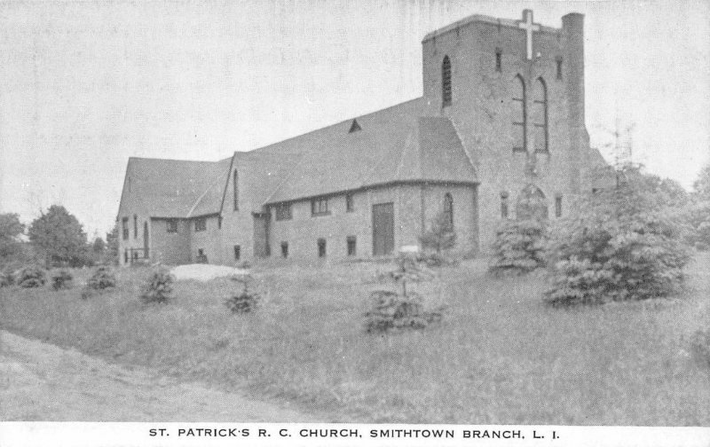 Smithtown, Long Island NY New York  ST PATRICK'S CATHOLIC CHURCH  B&W Postcard 