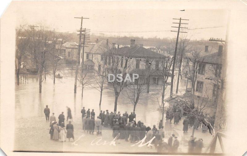 C45/ Piqua Ohio Postcard Real Photo RPPC c1913 Flood Disaster Ash St Scene Homes