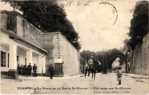 CPA Militaire Verdun - La Poste et la Porte St-Victor (90965)