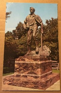 POSTCARD UNUSED -  ABRAHAM LINCOLN BRONZE STATUE, NEW SALEM ST. PARK,  ILLINOIS